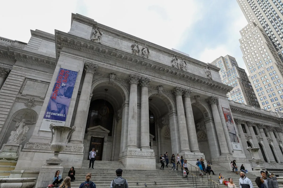 Façade of the New York Public Library Main Branch on Fifth Avenue